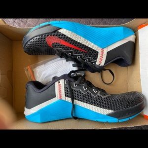 Mens New Without Box Size 7.5 Nike METCON Training shoe.
